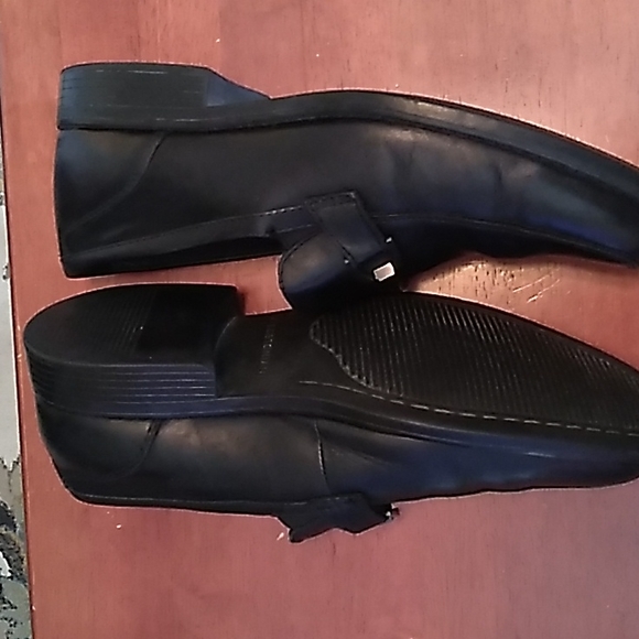 Shoes - Picture 8 of 9